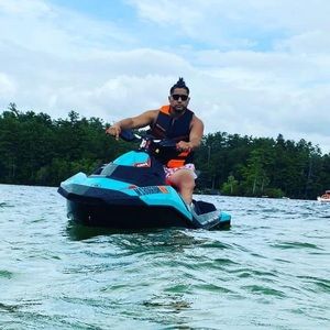 Meet your Posher, Larry